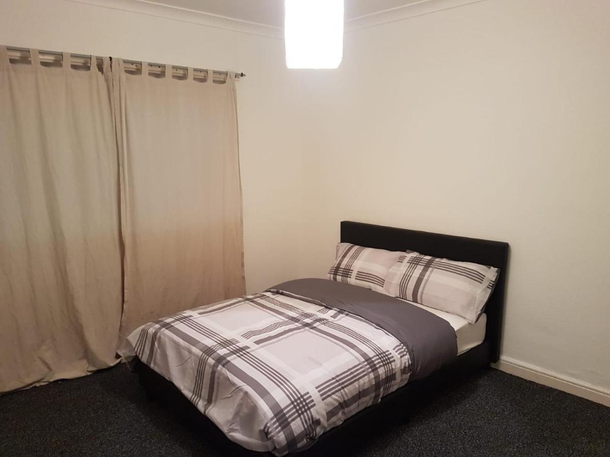 Bed and Breakfast Budget House In Gants Hill Ilford Exterior foto